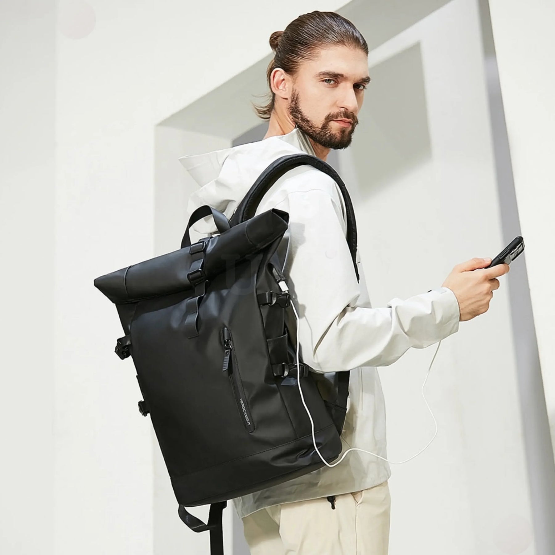 Mochila Executiva Expansiva 27L, Impermeável com USB Beckley™ - uniescolhas