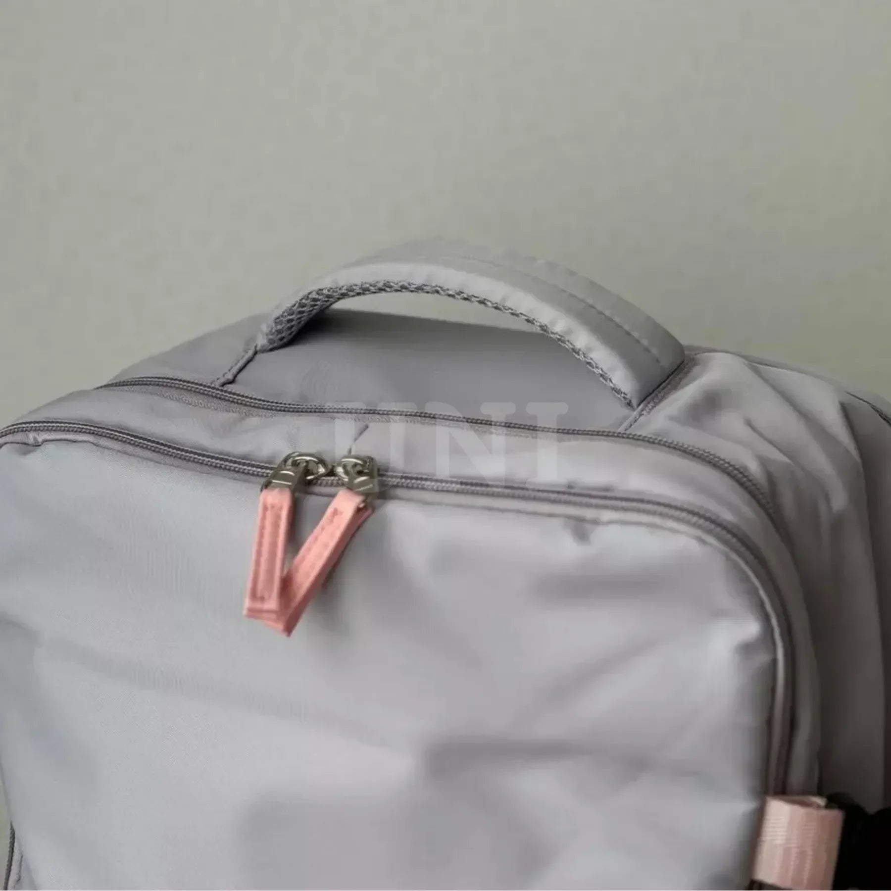 Mochila 40L de Capacidade, Compartimento para Laptop e Porta USB RoyalViolet™ - uniescolhas