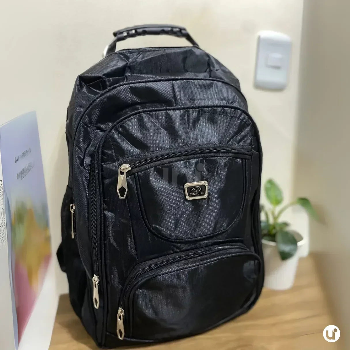 Mochila para Viagem Resistente com Cabo de Aço e Compartimento para Notebook RC9801 - uniescolhas