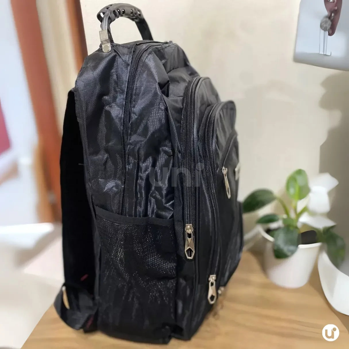 Mochila para Viagem Resistente com Cabo de Aço e Compartimento para Notebook RC9801 - uniescolhas