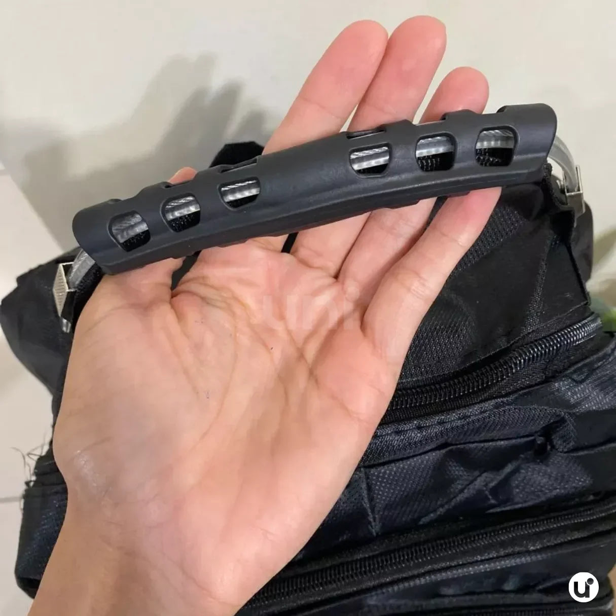 Mochila para Viagem Resistente com Cabo de Aço e Compartimento para Notebook RC9801 - uniescolhas