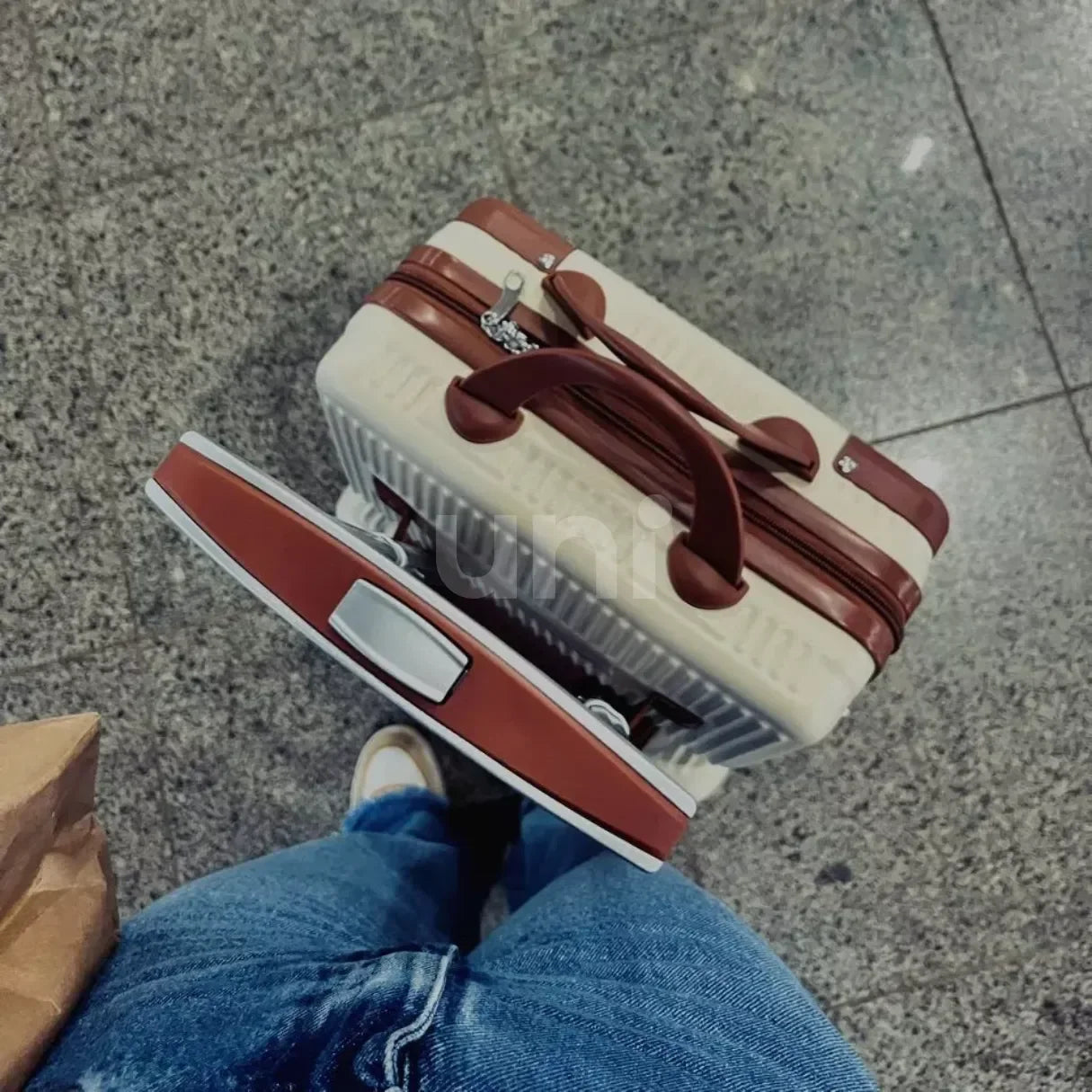 Kit Bordo 2 em 1 Mala de Viagem 10KG Roda Gira 360 Grau Fibra + Frasqueira - uniescolhas