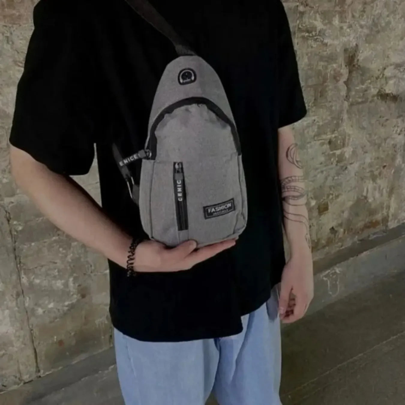 Mochila Transversal Multifuncional Resistente e Impermeável CrossMove™ - uniescolhas