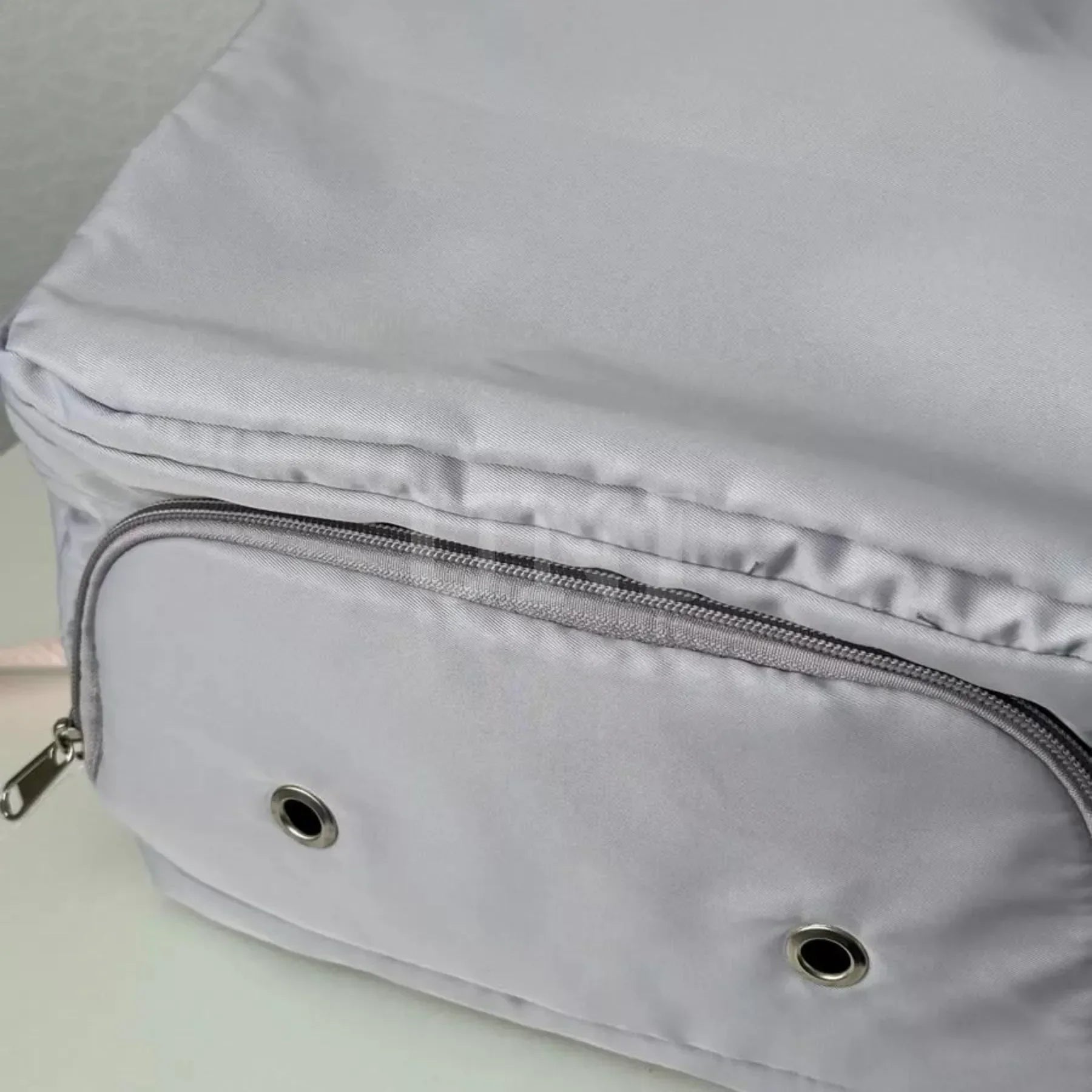 Mochila 40L de Capacidade, Compartimento para Laptop e Porta USB RoyalViolet™ - uniescolhas