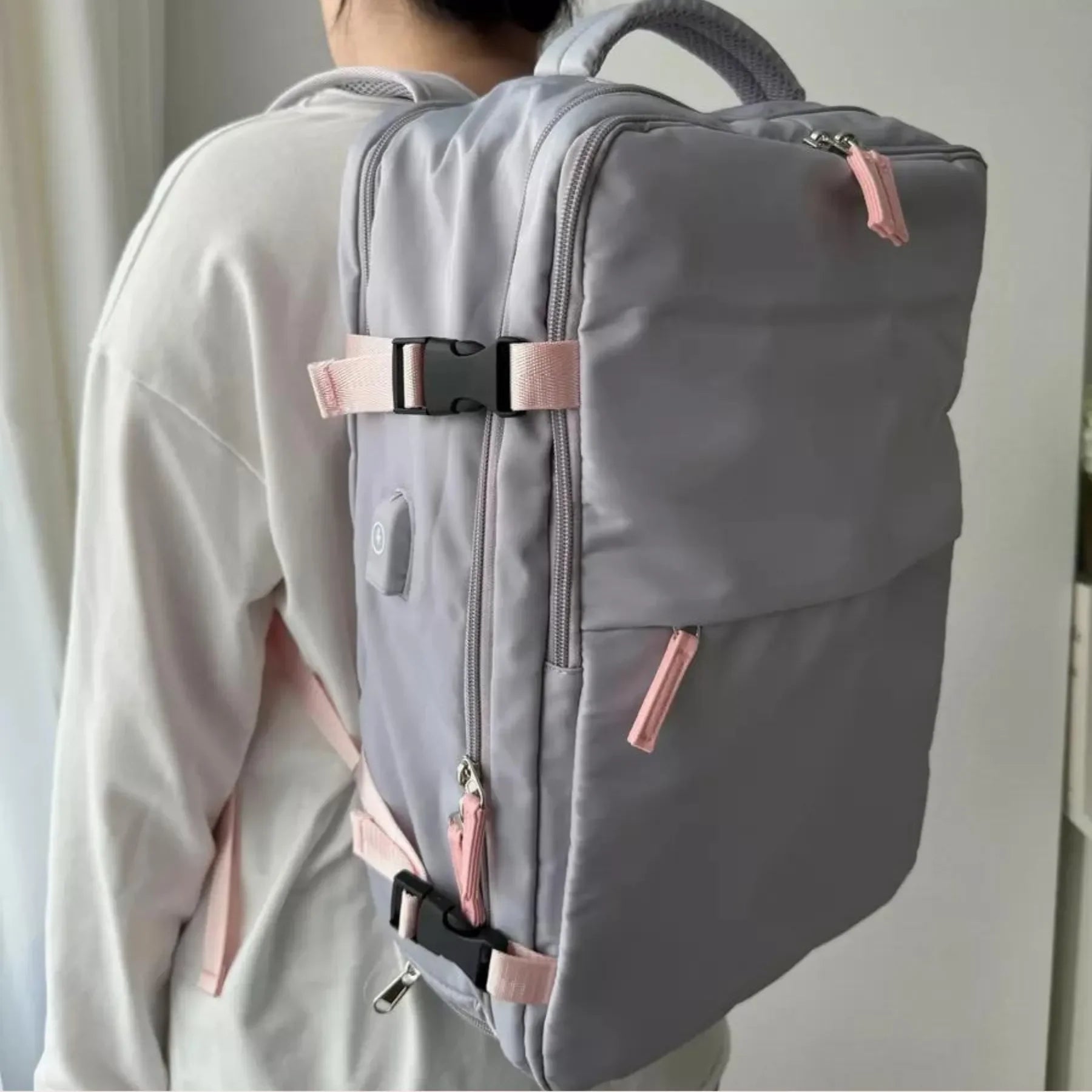 Mochila 40L de Capacidade, Compartimento para Laptop e Porta USB RoyalViolet™ - uniescolhas