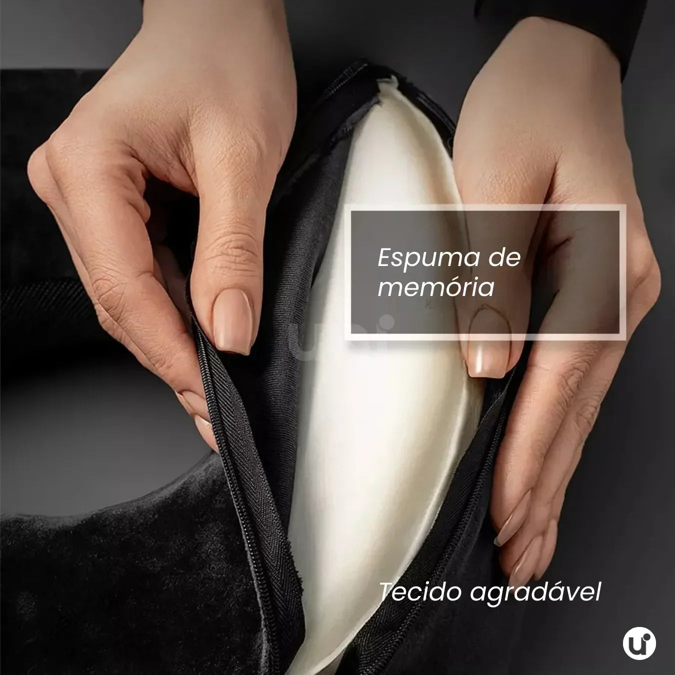 Almofada de viagem ergonômica para pescoço em formato de U, com capa aveludada premium, ideal para dormir com conforto em voos longos ou ônibus.