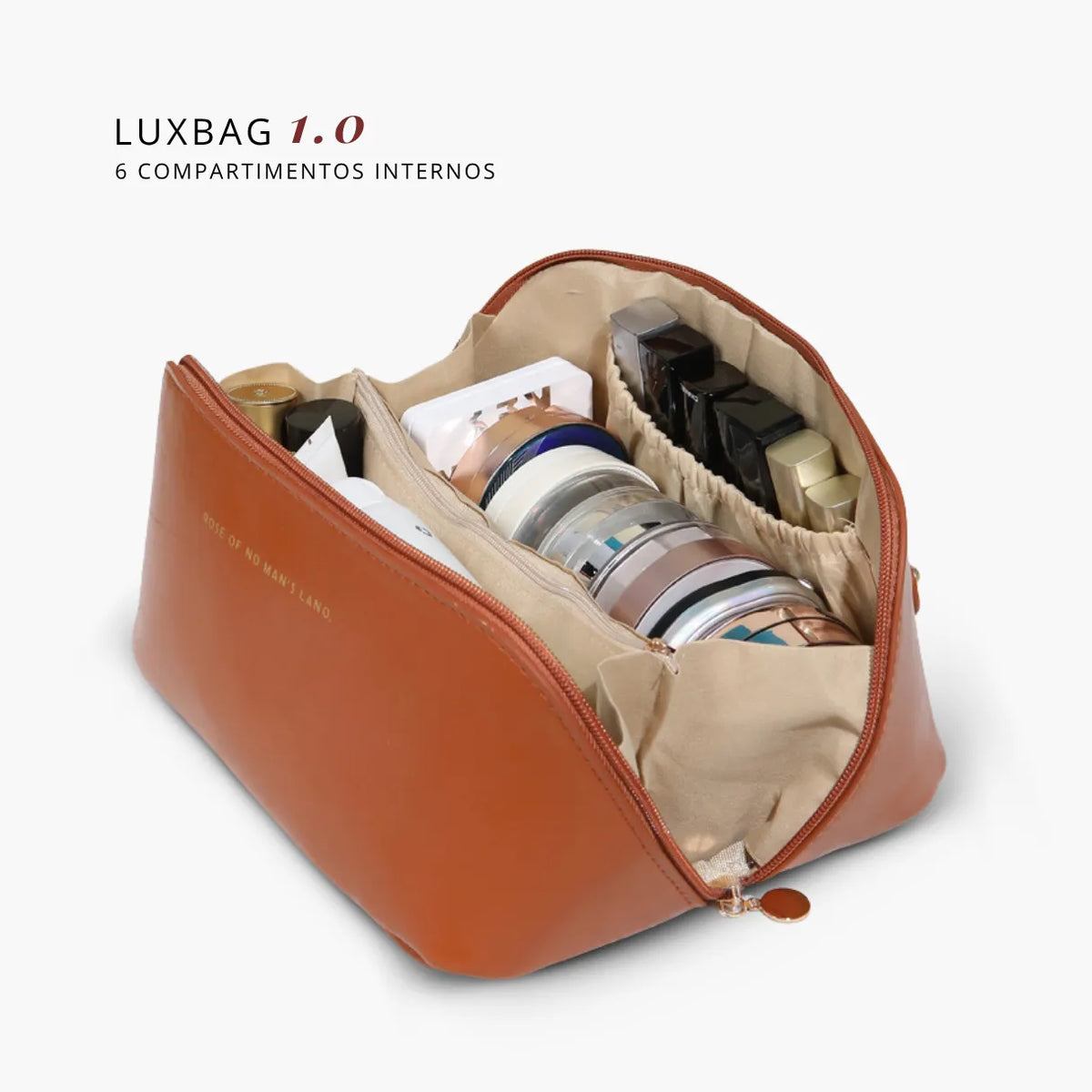 Kit Luxbag com três nécessaires femininas premium em couro ecológico, organizadas juntas para demonstrar os diferentes tamanhos ideais para viagens e rotina diária.