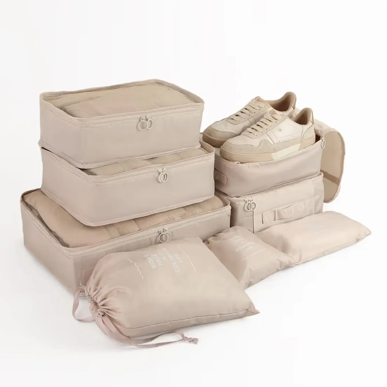 Kit organizador de mala VibePack contendo bolsas de diferentes tamanhos para roupas, sapatos e cosméticos, ideal para manter a bagagem feminina perfeitamente arrumada.