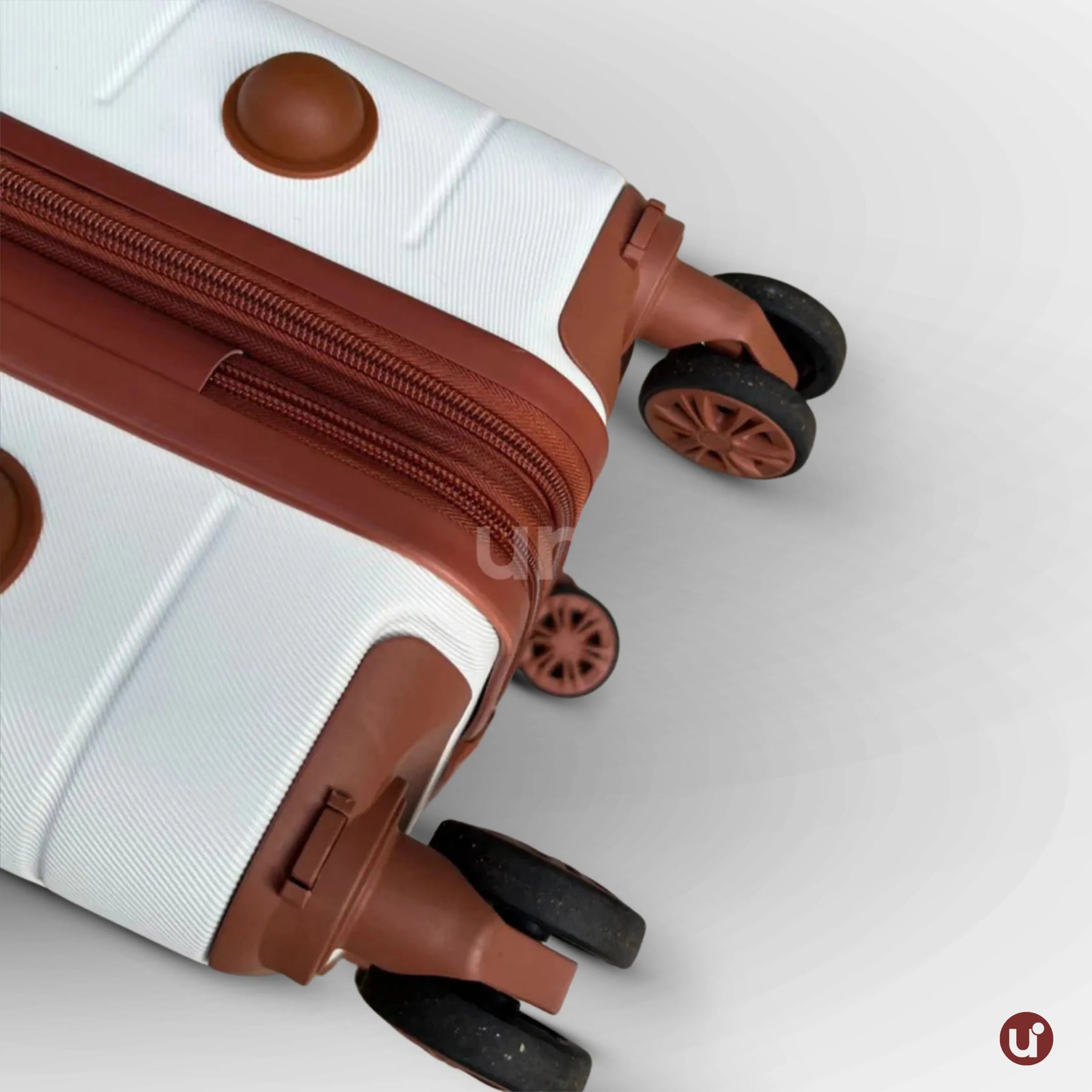 Mala de bordo feminina Novatech em ABS e policarbonato, com design elegante e resistente, ideal para levar na cabine do avião sem despachar.