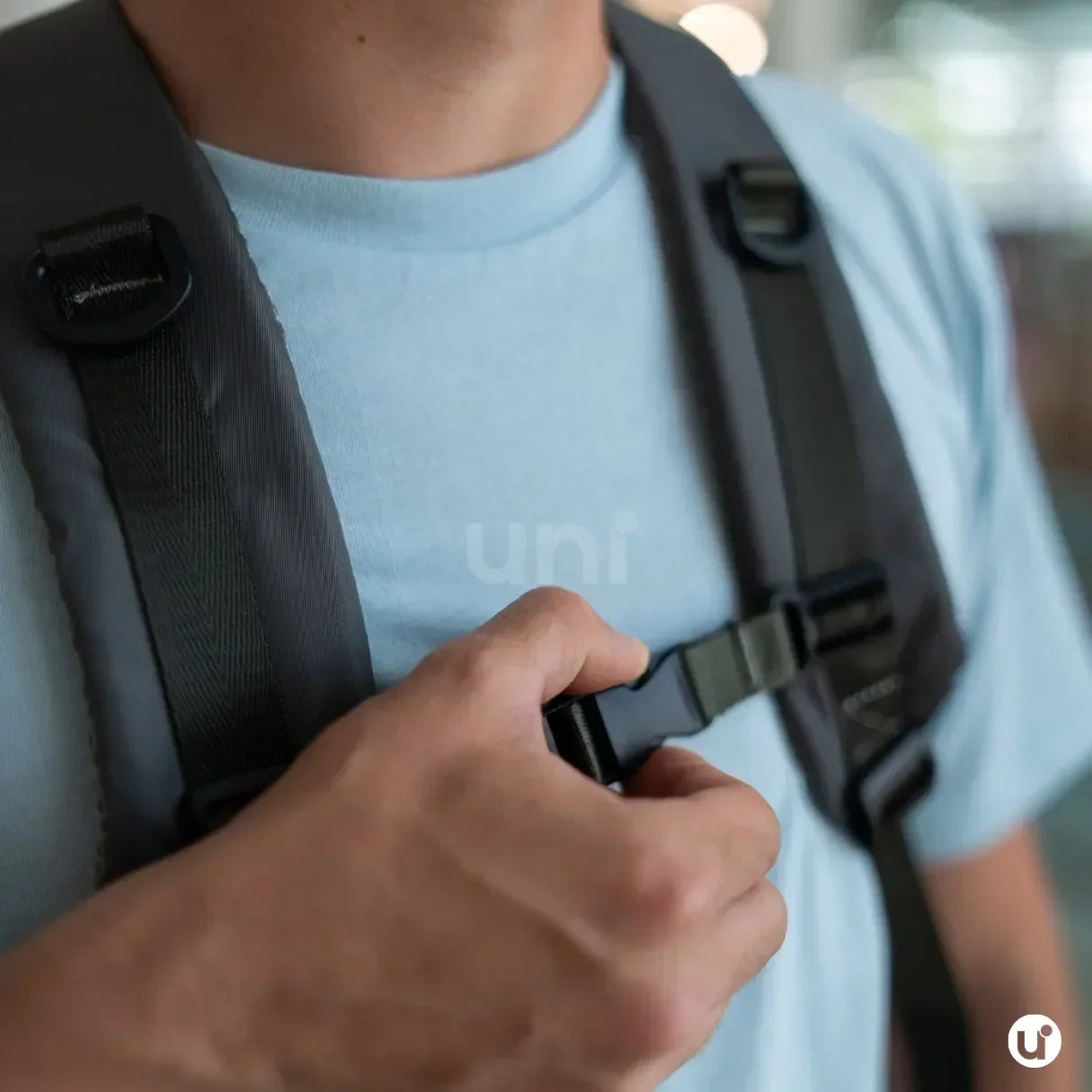 Mochila de viagem feminina e masculina a vácuo Nova BellaJourney em nylon premium, com design moderno e tamanho exato para não pagar taxa de bagagem de mão.