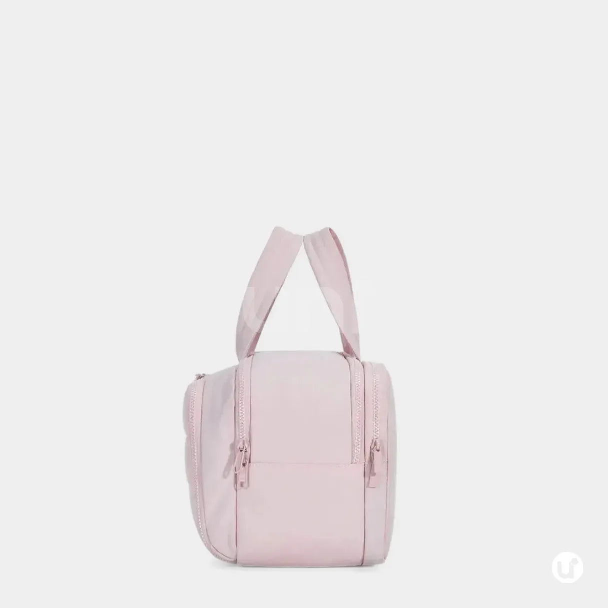 Nécessaire feminina grande CrushBag em tecido impermeável semibrilhante, com design elegante inspirado em nuvens, ideal para organizar itens de viagem com sofisticação.