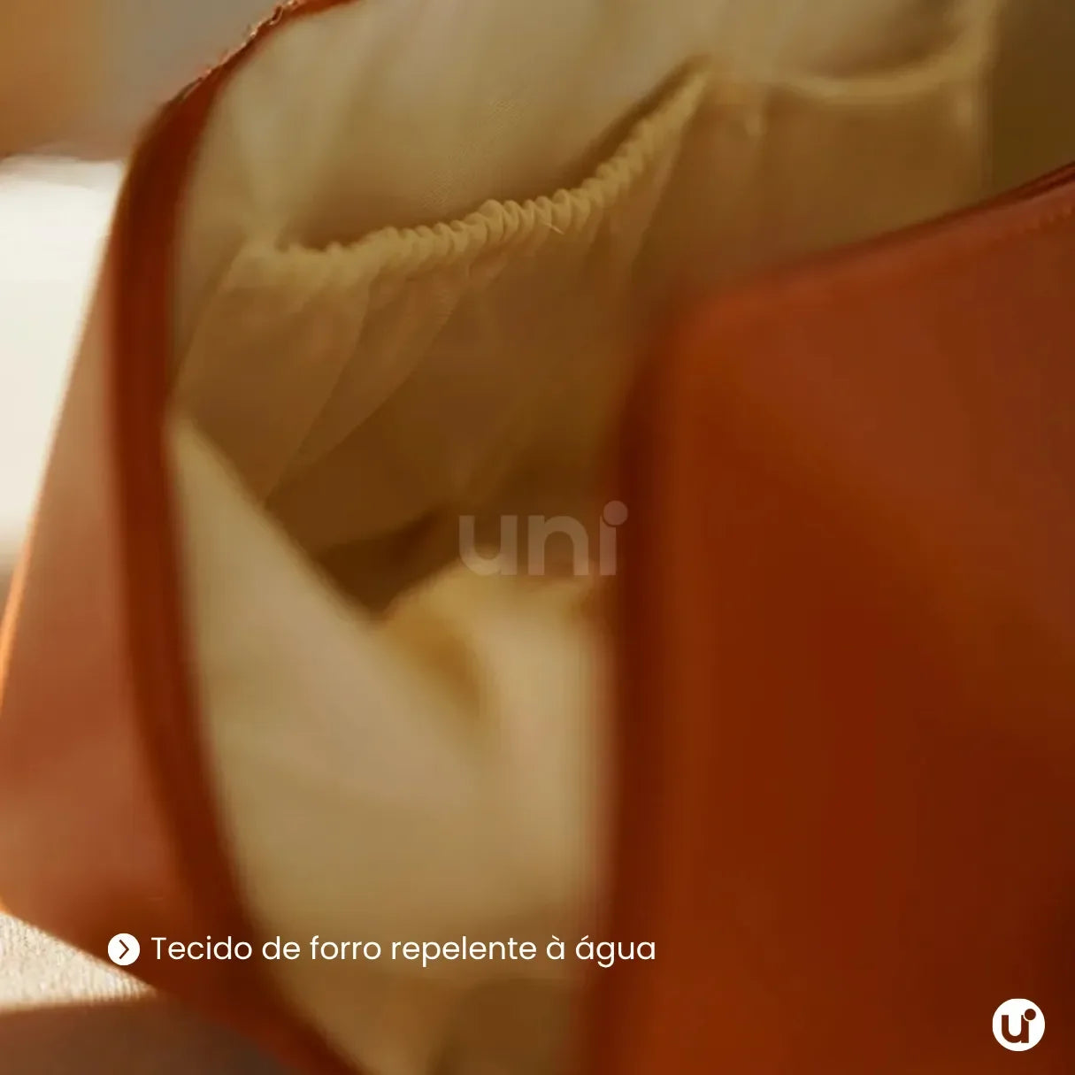 Nécessaire feminina organizadora Luxbag em couro ecológico premium, com design sofisticado e fechamento em zíper, ideal para viagens e dia a dia.