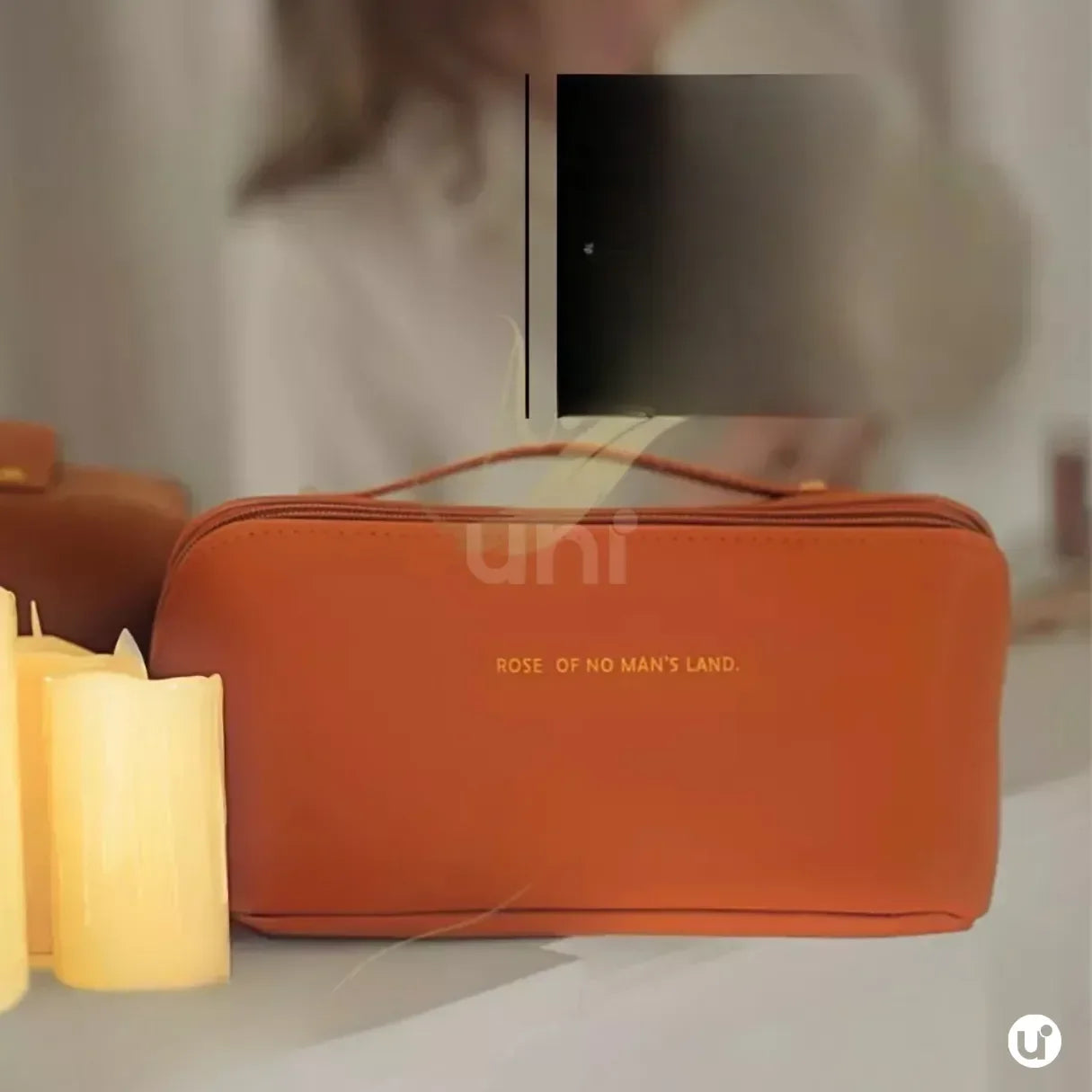 Nécessaire feminina organizadora Luxbag em couro ecológico premium, com design sofisticado e fechamento em zíper, ideal para viagens e dia a dia.