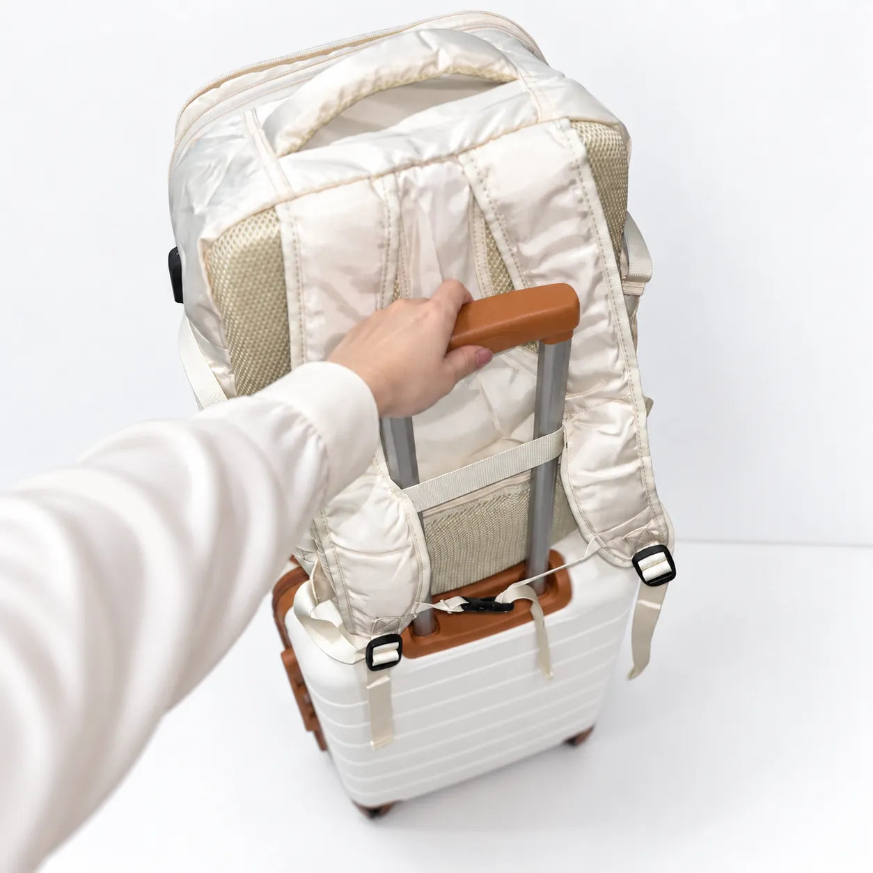 Kit Viagem NovaTech Ivoire — Mala de Bordo + Mochila Antifurto USB