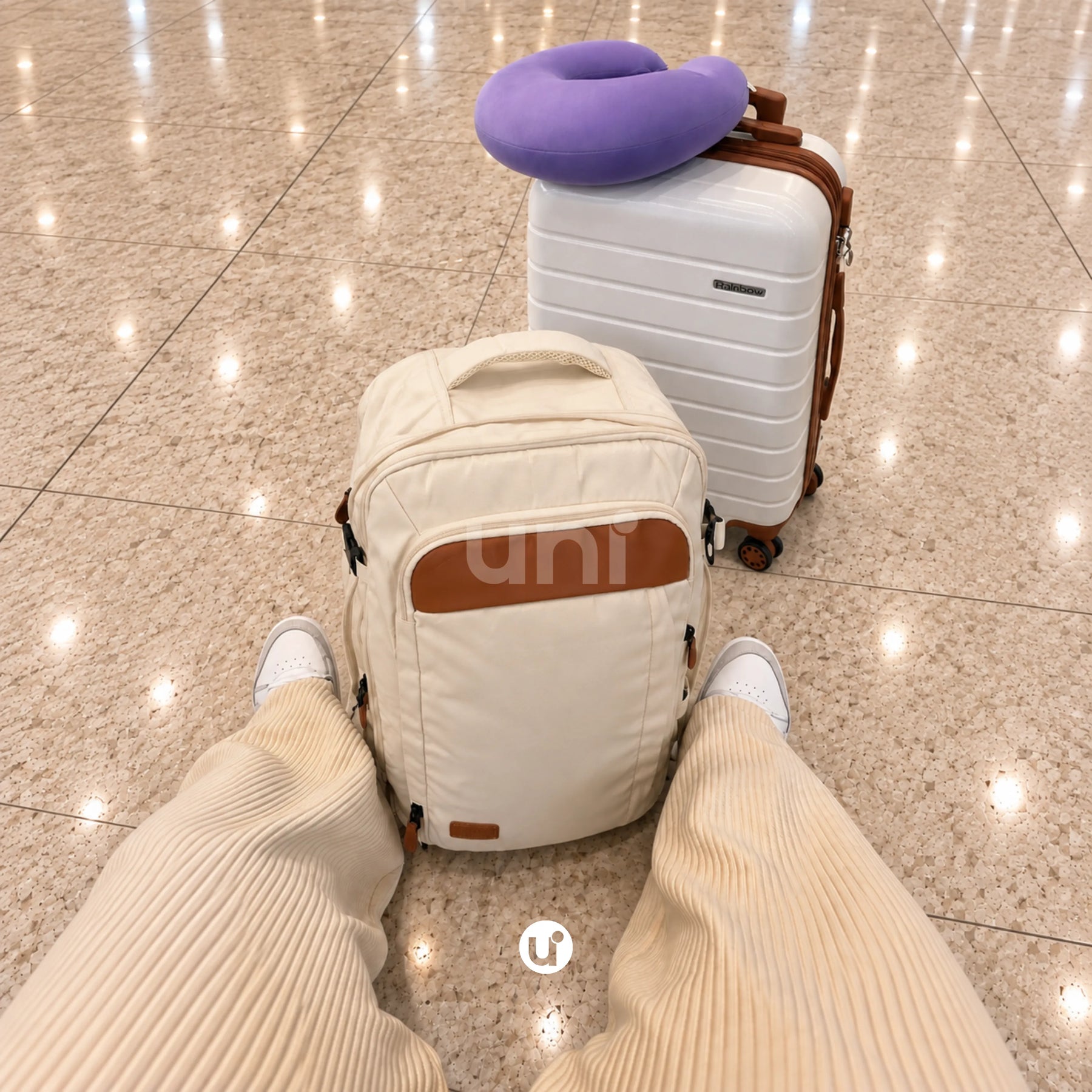 Mochila de Viagem NovaTech 2.0 Creme — 40L Expansível, USB, Antifurto e Notebook 17,3"