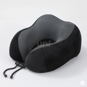Almofada de viagem ergonômica para pescoço em formato de U, com capa aveludada premium, ideal para dormir com conforto em voos longos ou ônibus.