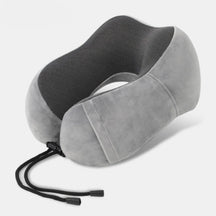 Almofada de viagem ergonômica para pescoço em formato de U, com capa aveludada premium, ideal para dormir com conforto em voos longos ou ônibus.