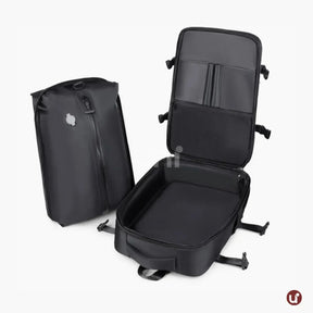 Mochila de viagem feminina e masculina a vácuo Nova BellaJourney em nylon premium, com design moderno e tamanho exato para não pagar taxa de bagagem de mão.