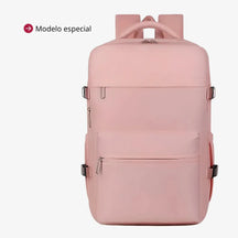 Mochila de viagem feminina e masculina a vácuo Nova BellaJourney em nylon premium, com design moderno e tamanho exato para não pagar taxa de bagagem de mão.