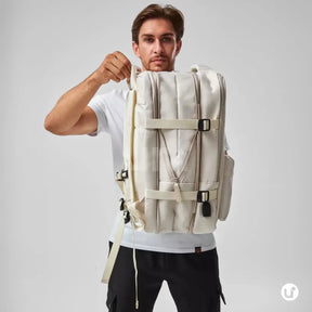 Mochila de viagem expansível feminina BellaJourney 2.0 em tecido Oxford impermeável, com design elegante e tamanho ideal para levar na cabine sem pagar taxa extra.