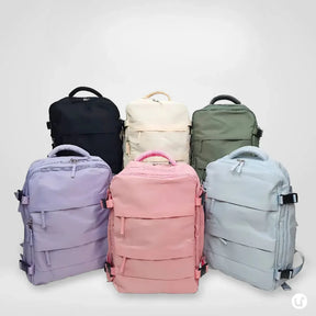 Mochila de viagem feminina BagTravel de 35 litros impermeável, com design moderno e tamanho perfeito para levar como bagagem de mão no avião.