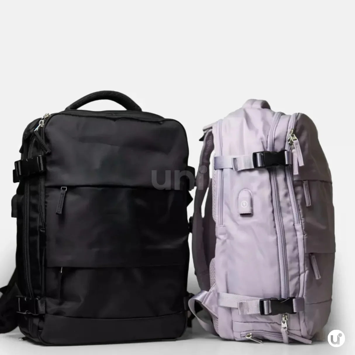 Mochila de viagem feminina BagTravel de 35 litros impermeável, com design moderno e tamanho perfeito para levar como bagagem de mão no avião.