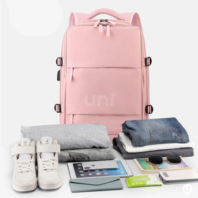 Mochila de viagem feminina BagTravel de 35 litros impermeável, com design moderno e tamanho perfeito para levar como bagagem de mão no avião.