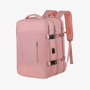 Mochila de viagem feminina TravelMax de 40 litros em nylon impermeável, com design moderno e tamanho ideal para ser usada como bagagem de mão no avião.