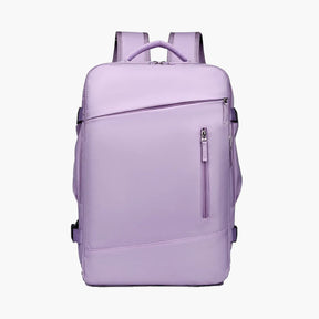 Mochila de viagem feminina TravelMax de 40 litros em nylon impermeável, com design moderno e tamanho ideal para ser usada como bagagem de mão no avião.