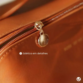 Nécessaire feminina organizadora Luxbag em couro ecológico premium, com design sofisticado e fechamento em zíper, ideal para viagens e dia a dia.