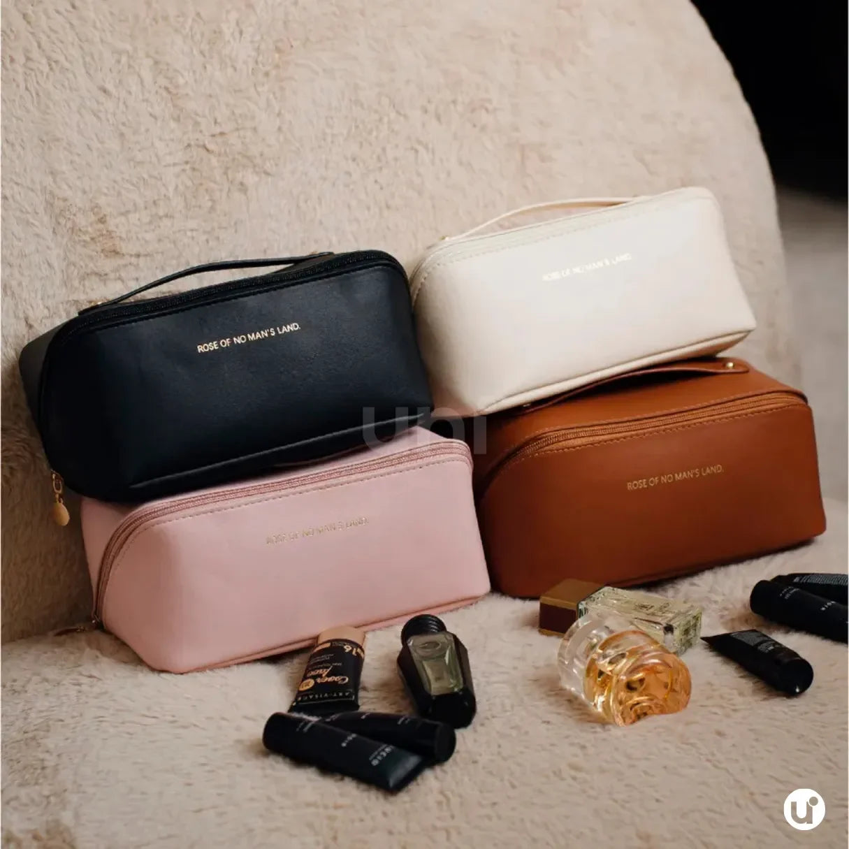 Nécessaire feminina organizadora Luxbag em couro ecológico premium, com design sofisticado e fechamento em zíper, ideal para viagens e dia a dia.