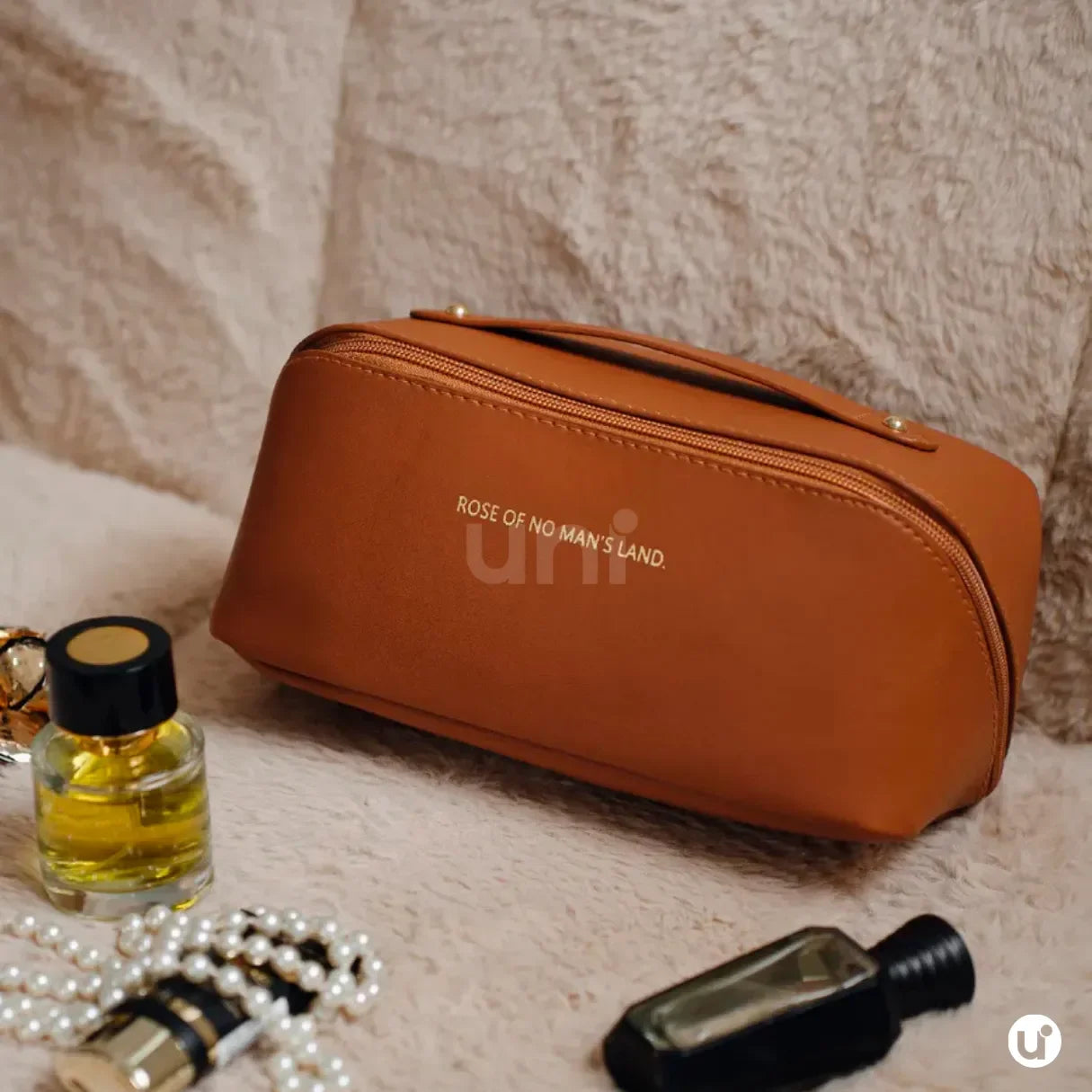 Nécessaire feminina organizadora Luxbag em couro ecológico premium, com design sofisticado e fechamento em zíper, ideal para viagens e dia a dia.